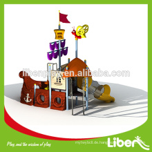 Piratenschiff Kommerzielle Spielplatzrutschen mit Kletterstruktur